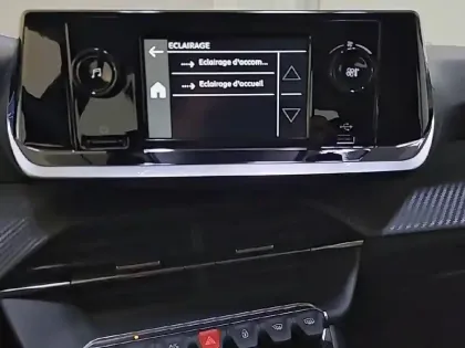 Photo 21 Peugeot 208  PureTech 75 S&S BVM5