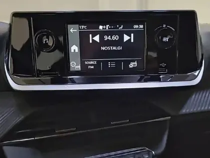 Photo 45 Peugeot 208  PureTech 75 S&S BVM5