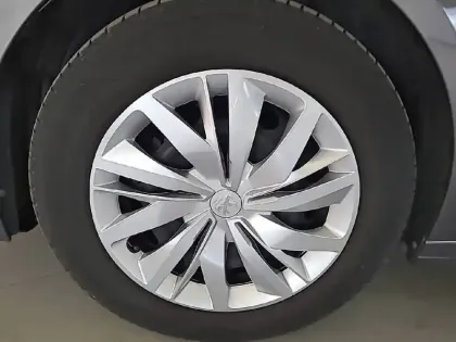 Photo 39 Peugeot 208  PureTech 75 S&S BVM5