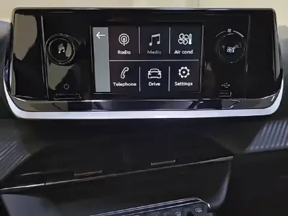 Photo 46 Peugeot 208  PureTech 75 S&S BVM5