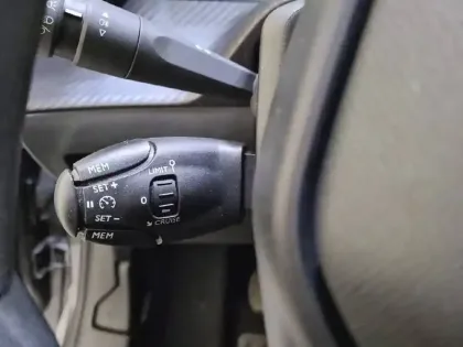 Photo 23 Peugeot 208  PureTech 75 S&S BVM5