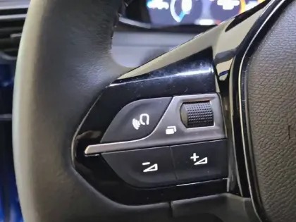 Photo 50 Peugeot 208  PureTech 100 S&S BVM6