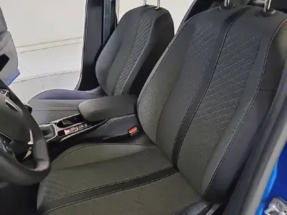 Photo 37 Peugeot 208  PureTech 100 S&S BVM6