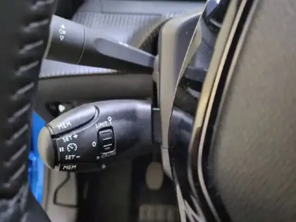 Photo 49 Peugeot 208  PureTech 100 S&S BVM6