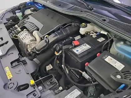 Photo 41 Peugeot 208  PureTech 100 S&S BVM6