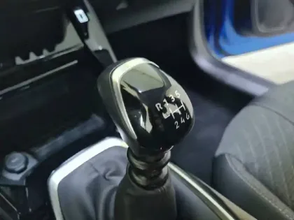 Photo 40 Peugeot 208  PureTech 100 S&S BVM6