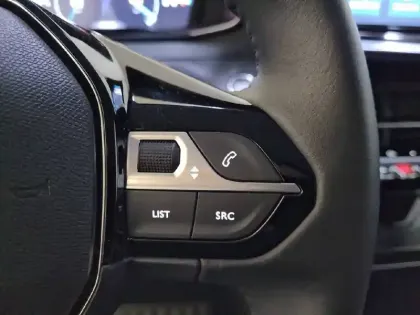 Photo 51 Peugeot 208  PureTech 100 S&S BVM6