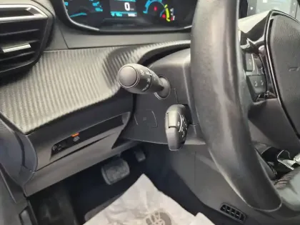 Photo 36 Peugeot 208  Electrique 50 kWh 136ch