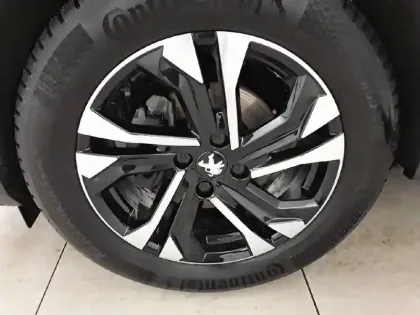 Photo 12 Peugeot 2008  PureTech 100 S&S BVM6