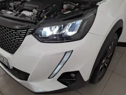 Photo 15 Peugeot 2008  PureTech 100 S&S BVM6