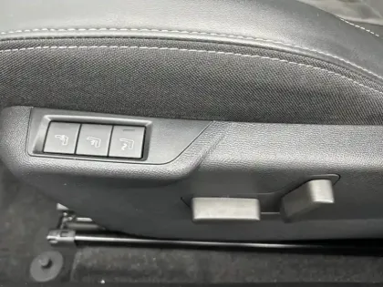 Photo 27 Peugeot 2008  PureTech 130 S&S EAT8