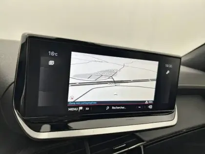 Photo 18 Peugeot 2008  PureTech 130 S&S EAT8