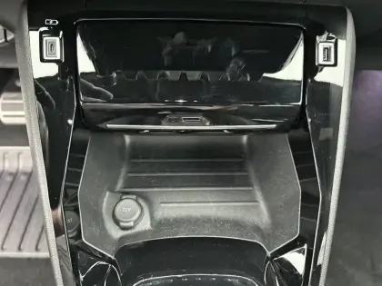 Photo 25 Peugeot 2008  PureTech 130 S&S EAT8