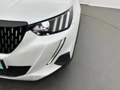 Photo 43 Peugeot 2008  PureTech 130 S&S EAT8