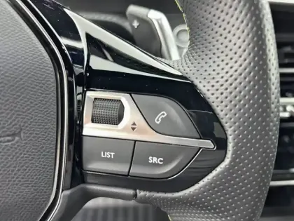 Photo 22 Peugeot 2008  PureTech 130 S&S EAT8