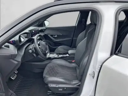 Photo 10 Peugeot 2008  PureTech 130 S&S EAT8