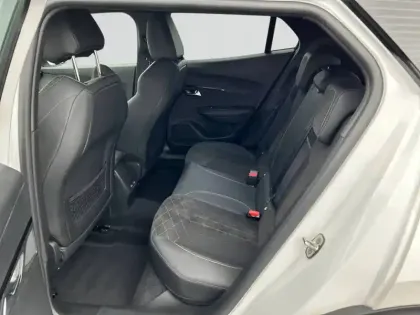 Photo 39 Peugeot 2008  PureTech 130 S&S EAT8