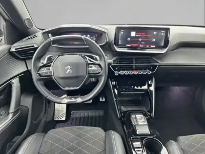 Photo 7 Peugeot 2008  PureTech 130 S&S EAT8