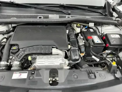 Photo 14 Peugeot 2008  PureTech 130 S&S EAT8