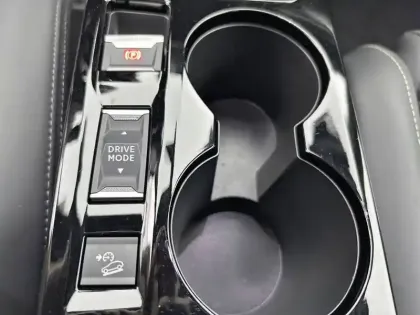 Photo 26 Peugeot 2008  PureTech 130 S&S EAT8