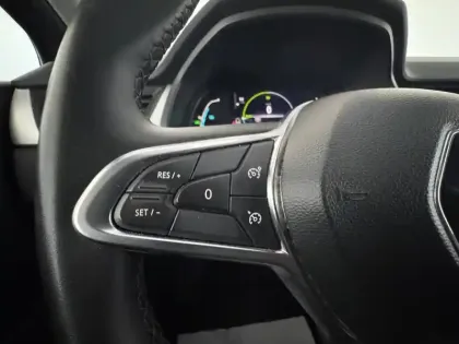 Photo 21 Renault Captur  E-Tech hybride 145