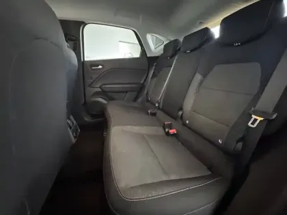 Photo 13 Renault Captur  E-Tech hybride 145