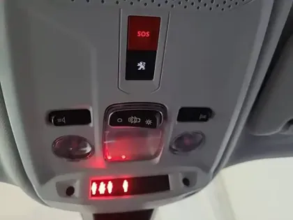 Photo 25 Peugeot 2008  Electrique 136 ch