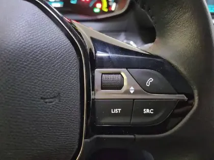 Photo 28 Peugeot 2008  Electrique 136 ch