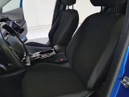 Photo 10 Peugeot 2008  Electrique 136 ch