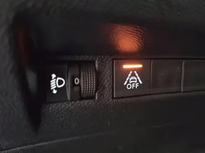 Photo 29 Peugeot 2008  Electrique 136 ch