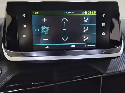 Photo 19 Peugeot 2008  Electrique 136 ch