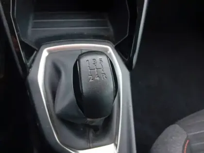 Photo 33 Peugeot 208  PURETECH 75 S&S BVM5