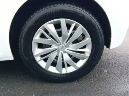 Photo 39 Peugeot 208  PURETECH 75 S&S BVM5