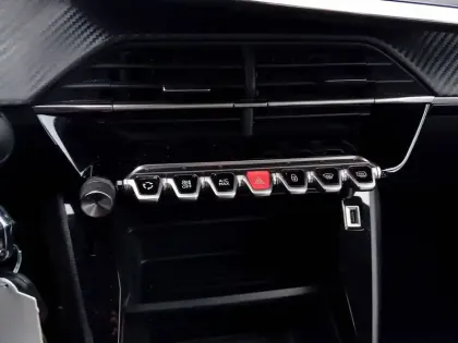 Photo 58 Peugeot 208  PURETECH 75 S&S BVM5