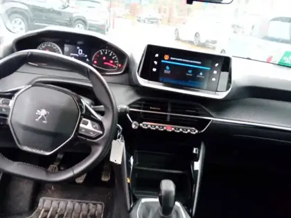 Photo 31 Peugeot 208  PURETECH 75 S&S BVM5