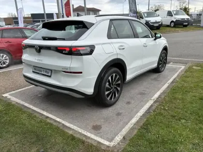 Photo 8 Volkswagen T-roc  1.5 eTSI EVO2 Hybrid 116 ch DSG7