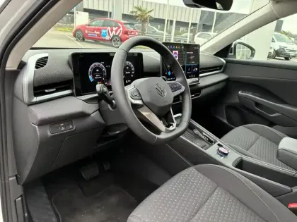 Photo 14 Volkswagen T-roc  1.5 eTSI EVO2 Hybrid 116 ch DSG7