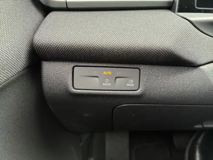 Photo 25 Volkswagen T-roc  1.5 eTSI EVO2 Hybrid 116 ch DSG7