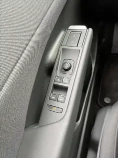 Photo 26 Volkswagen T-roc  1.5 eTSI EVO2 Hybrid 116 ch DSG7