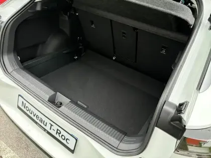 Photo 9 Volkswagen T-roc  1.5 eTSI EVO2 Hybrid 116 ch DSG7