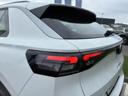 Photo 6 Volkswagen T-roc  1.5 eTSI EVO2 Hybrid 116 ch DSG7