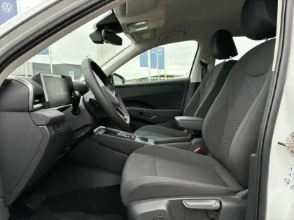 Photo 12 Volkswagen T-roc  1.5 eTSI EVO2 Hybrid 116 ch DSG7