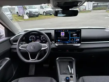 Photo 15 Volkswagen T-roc  1.5 eTSI EVO2 Hybrid 116 ch DSG7