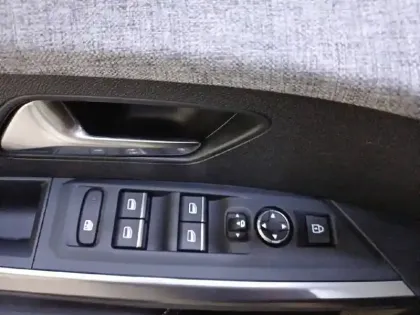 Photo 31 Peugeot 3008  Hybrid 136 e-DCS6