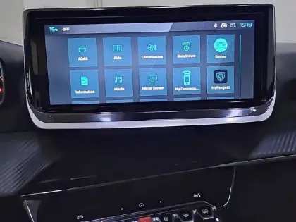 Photo 23 Peugeot 208  Hybrid 100 e-DCS6