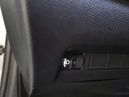 Photo 29 Peugeot 208  Hybrid 100 e-DCS6