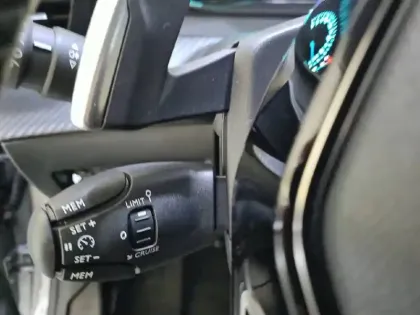 Photo 26 Peugeot 208  Hybrid 100 e-DCS6