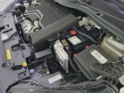 Photo 14 Peugeot 208  Hybrid 100 e-DCS6