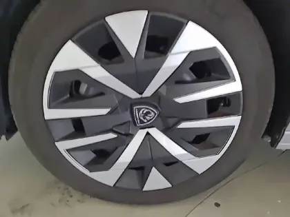 Photo 12 Peugeot 208  Hybrid 100 e-DCS6