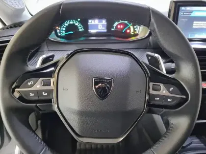 Photo 8 Peugeot 208  Hybrid 100 e-DCS6